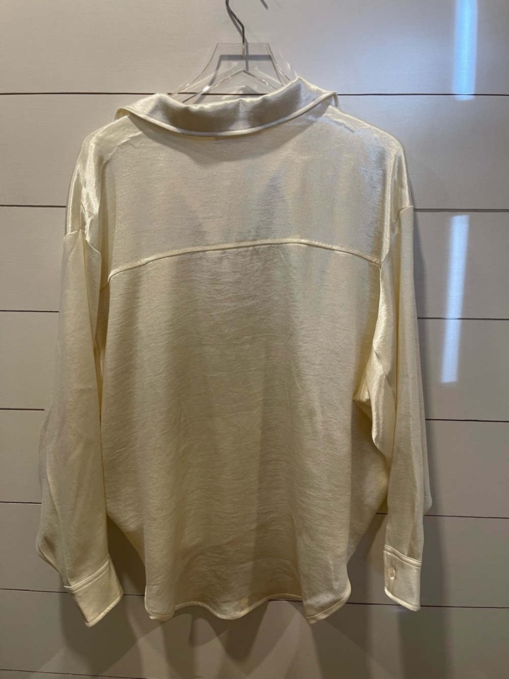 Double Zero Satin Button-Down Blouse in Ivory Cream Womens Size Medium NWT - Picture 4 of 6